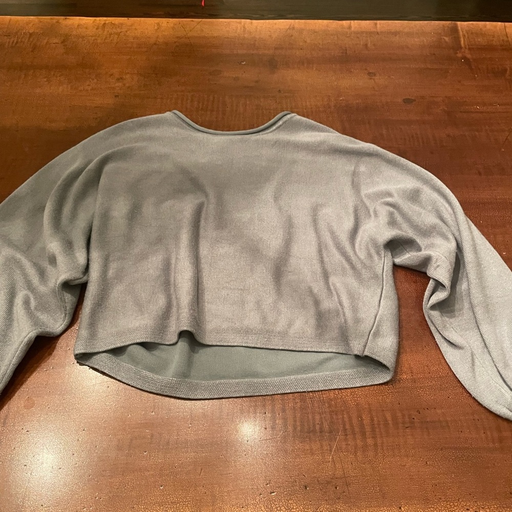 ITEM: Tevere crop top | SIZE: S | COLOR: Olive Green